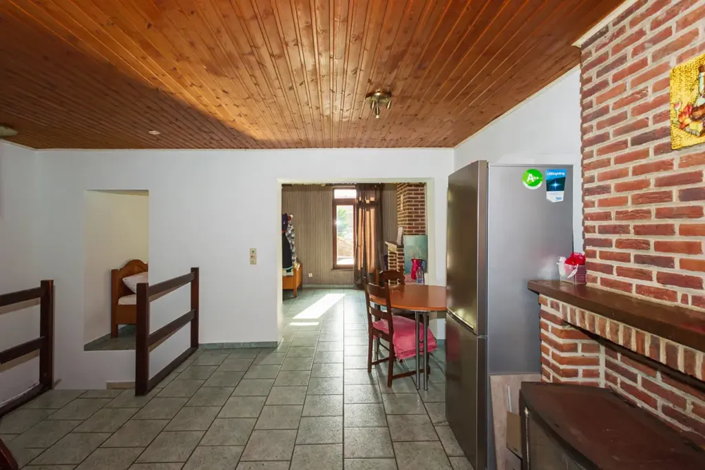 Séjour - Immeuble Mixte avec Commerce au Centre de Boussu
