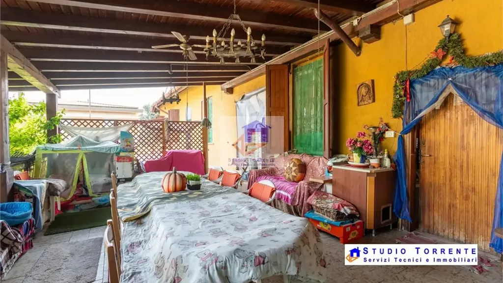 Terrass - Bifamiliar Villa with Terrace in Cormano, Milan
