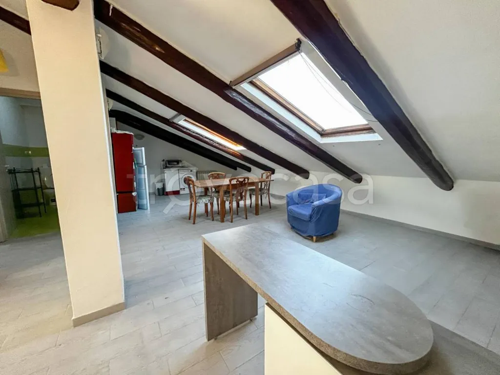 Toad - Rustic Mansard Apartment with Velux Windows in Santena
