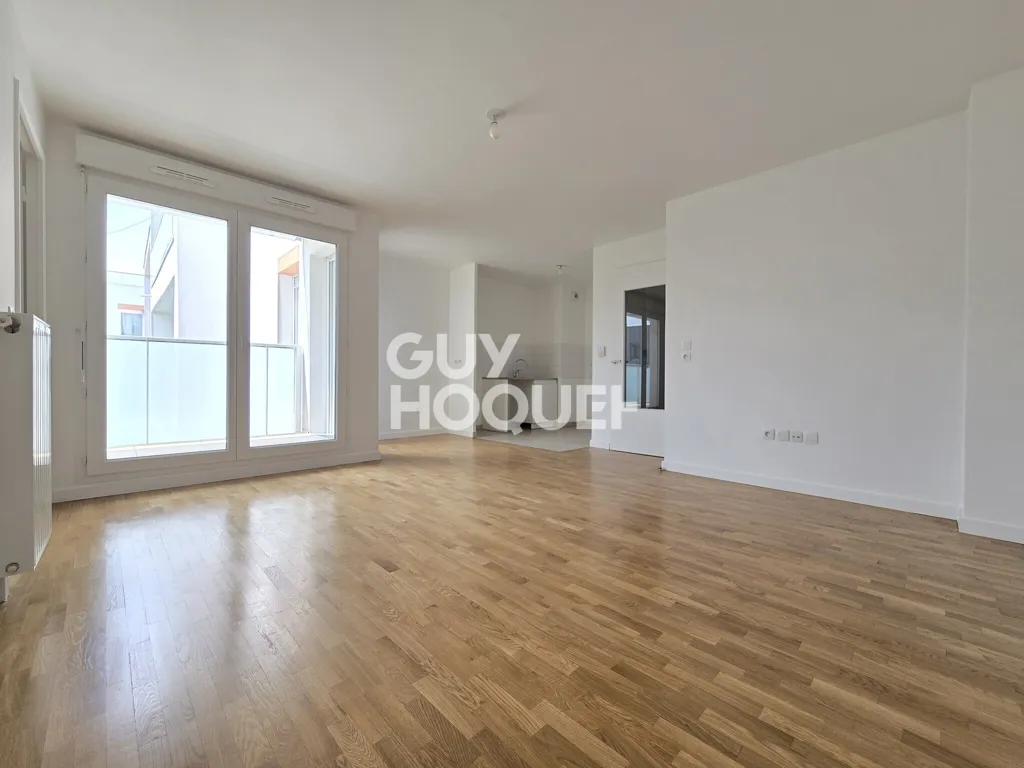 Séjour - Appartement 3 Pièces avec Loggia à Cachan