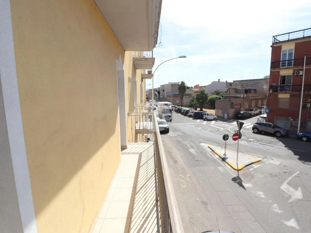 Balcon - Armed Trilocale with Balconies in Cagliari