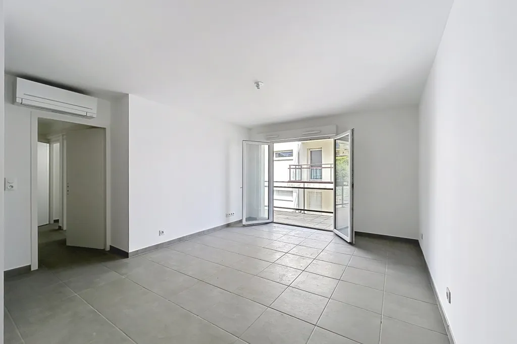Pièces - Appartement 3 pièces avec patios au Cannet