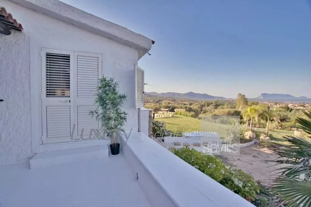 Terrace - Luxury Villa with Sea View in San Teodoro