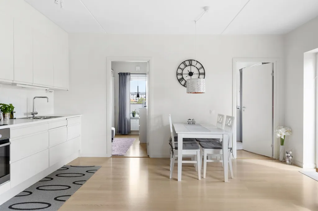 Cuisine - Modern Flat with Balcony in Hässelby Strand
