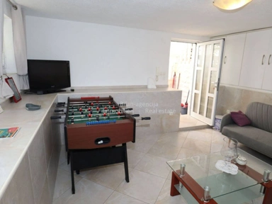 Toad - Two-Floor Apartments with Garden in Vodice
