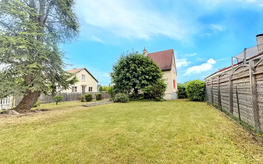 Garden - Individual House with Garden in Dijon South