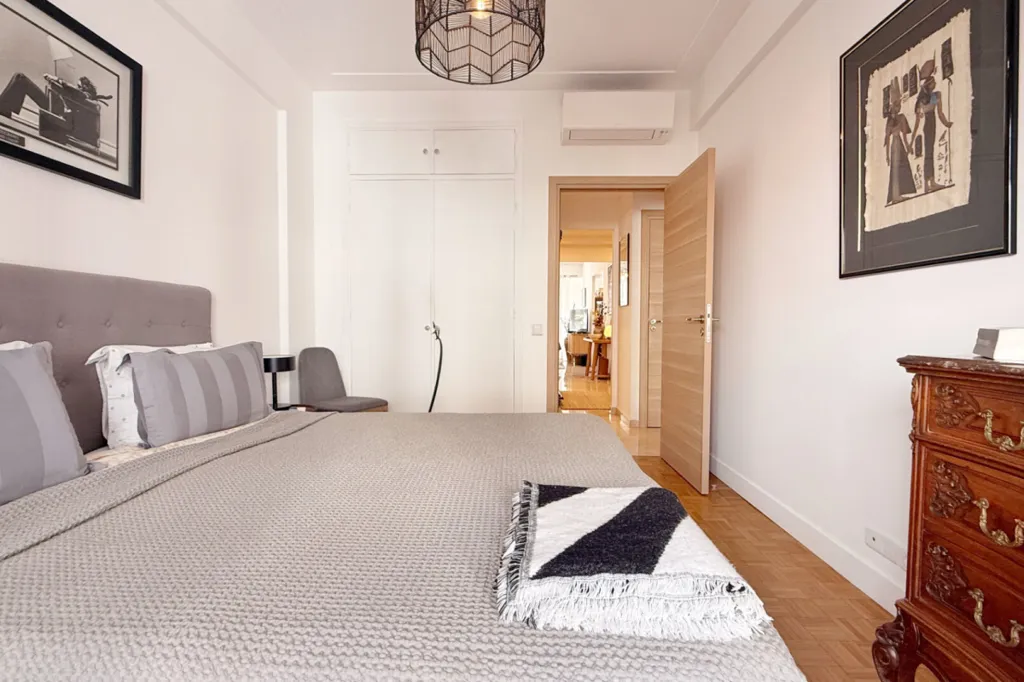 Chambres - Appartement Traversant avec Terrasse à Nice