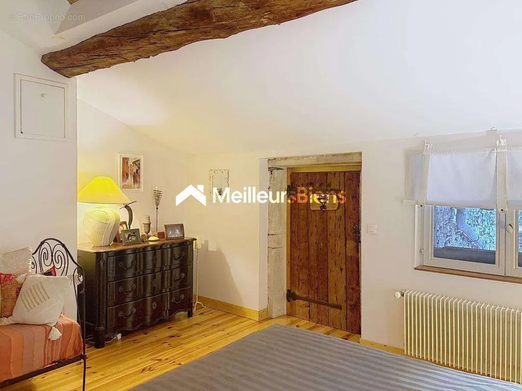 Bedrooms - Charming Village House in Thoissey