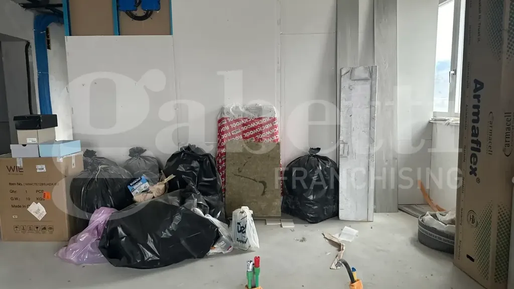 Pièces - Modern Apartment with Balcony in Avellino