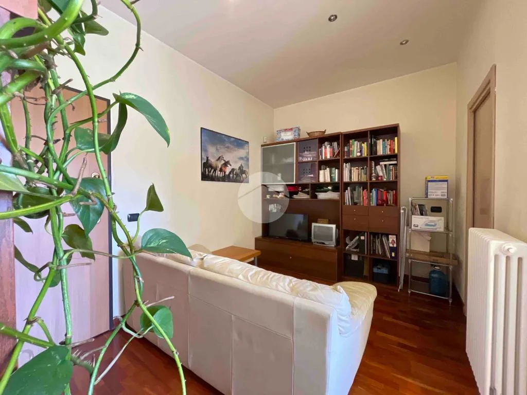 Elutuba - Rustic Flat with Balcony in Asti