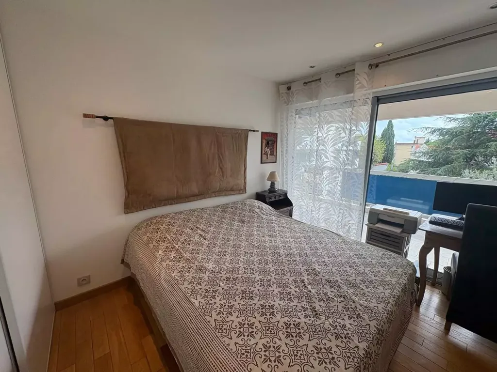 Chambres - Appartement de plain-pied avec terrasse à Cannes