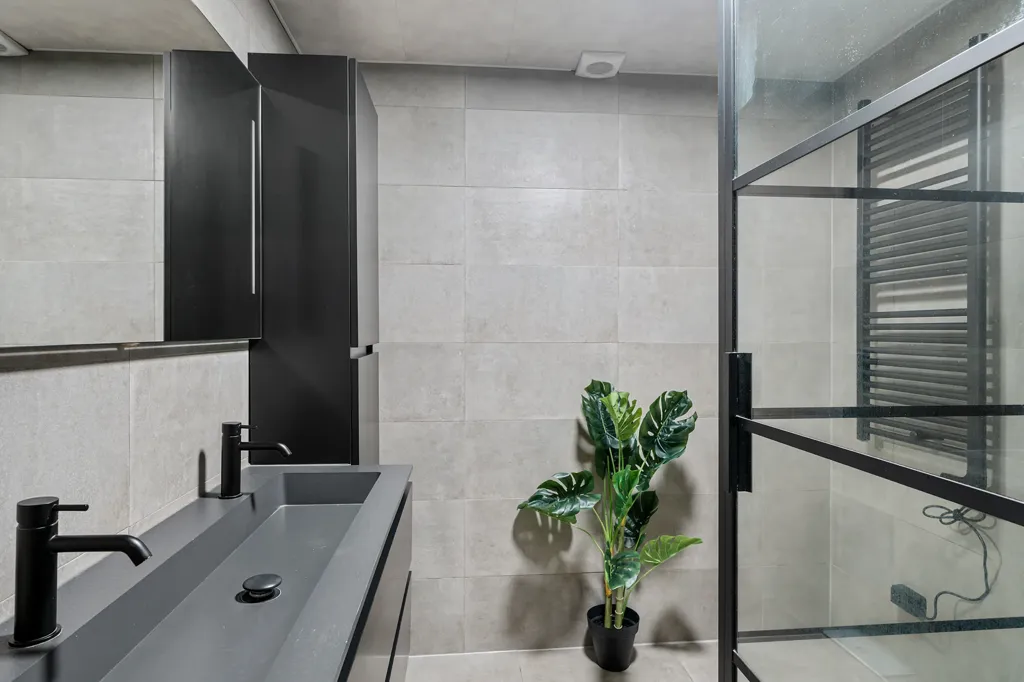 Salles de bain - Maison 5 pièces à Borne