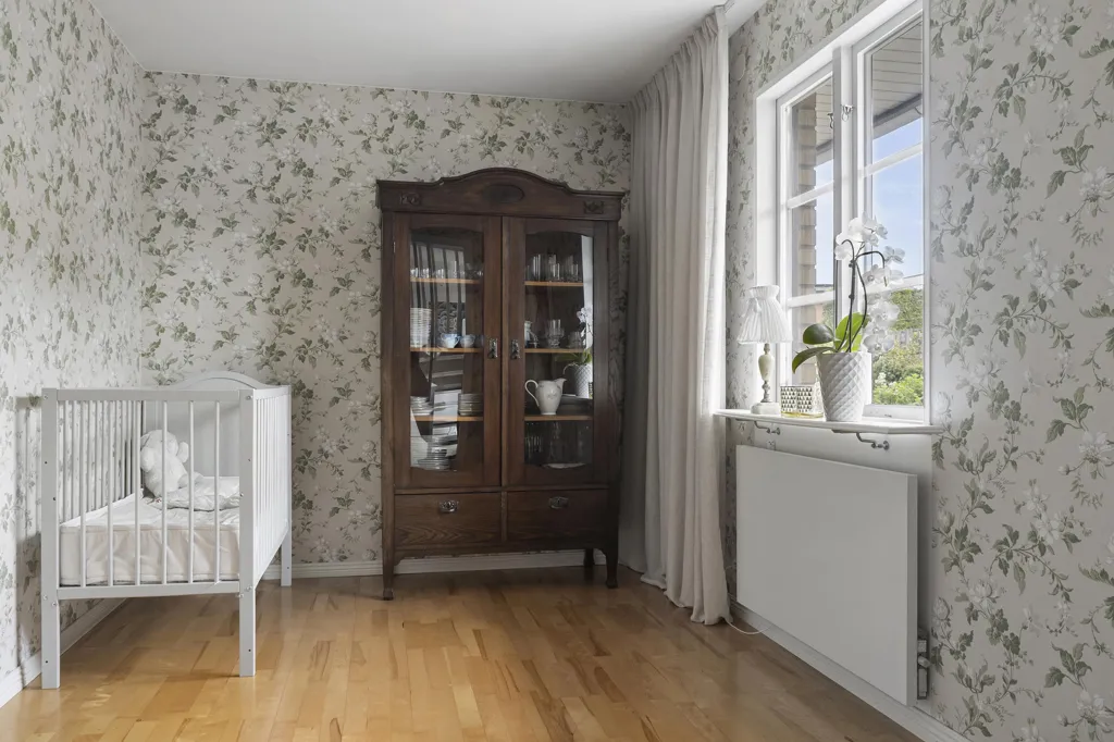 Magamistoad - Corner Plot Villa with Garden in Västerdala