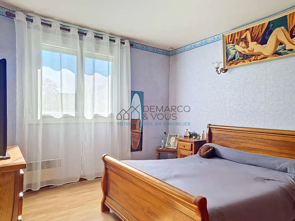 Magamistoad - House with Complete Basement in Quiet Residential Area
