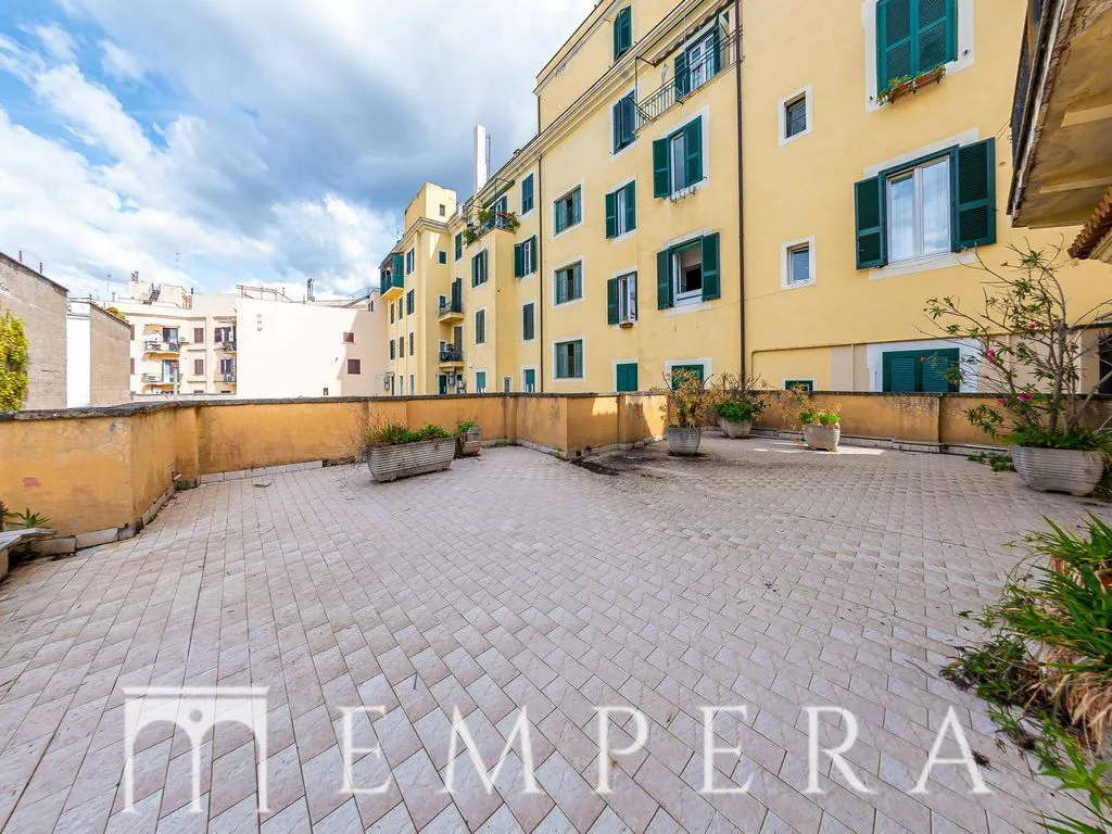Terrasse - Coppedè Style Townhouse in Central Rome