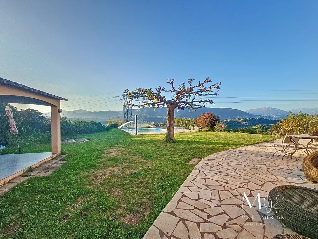 Terrasse - Villa avec Vue Panoramique et Piscine à Nice Ouest