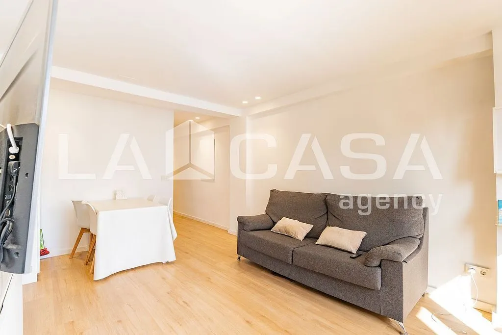 Séjour - Student-Friendly Flat with East View in La Vega Baixa