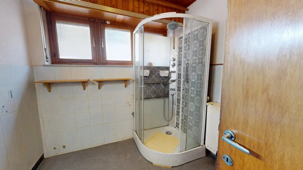 Salles de bain - Maison avec Jardin et Cheminée à Halanzy