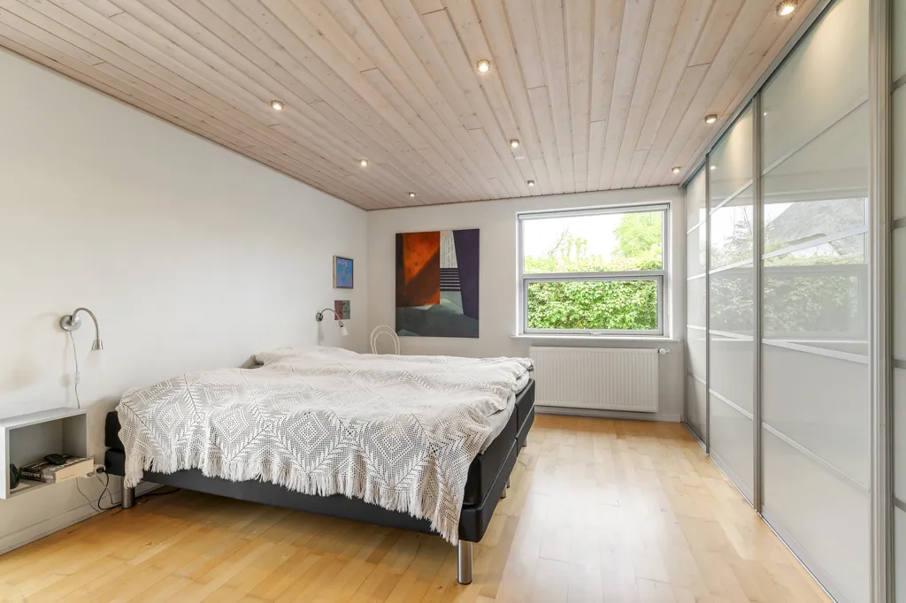 Bedrooms - Modernised Villa with Garden in Linde