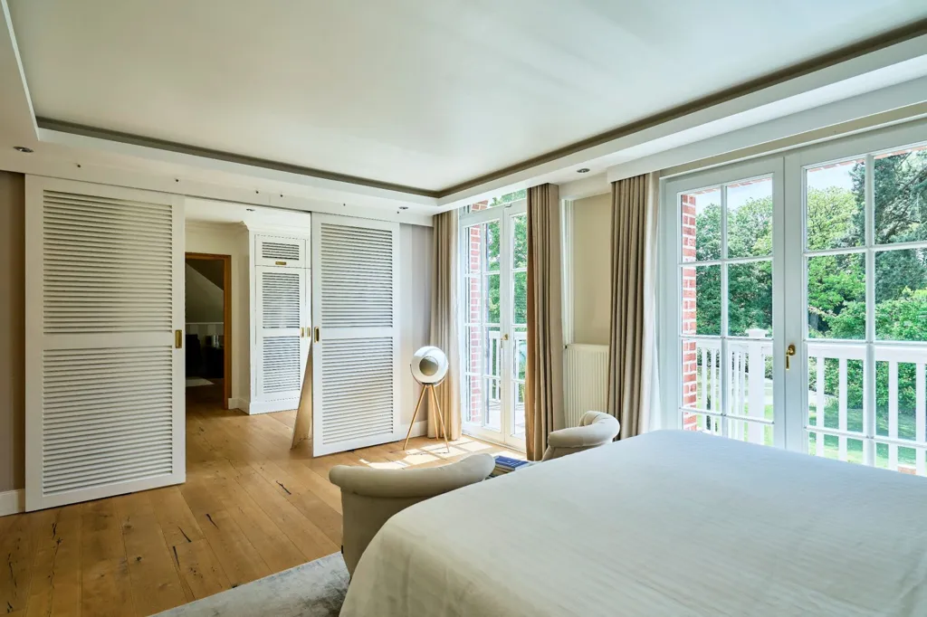 Bedrooms - Luxury House with Private Pool in Mouvaux