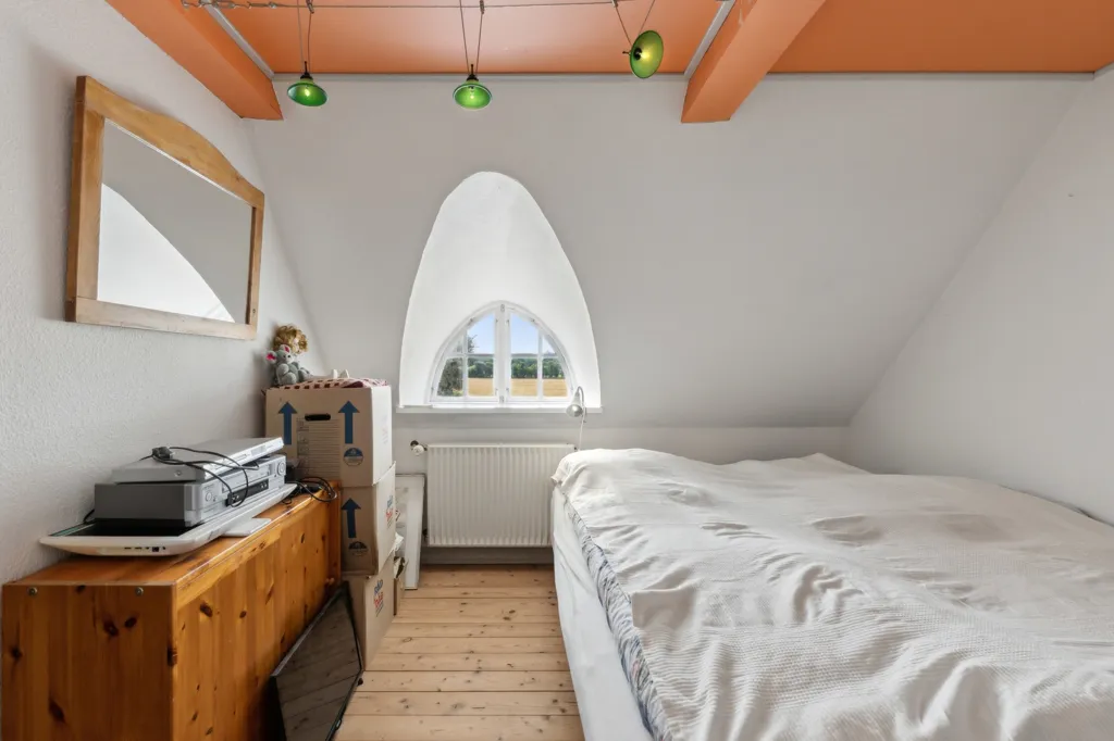 Magamistoad - Historic Timber Frame House with Private Forest near Bogense