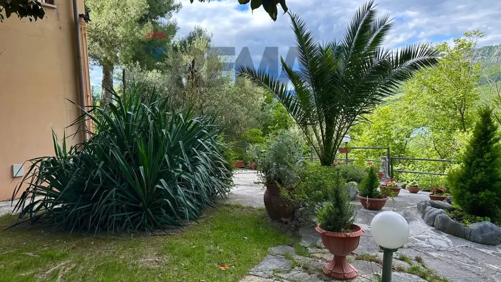 Aed - Lakefront Apartment with Terraces in Colledimezzo
