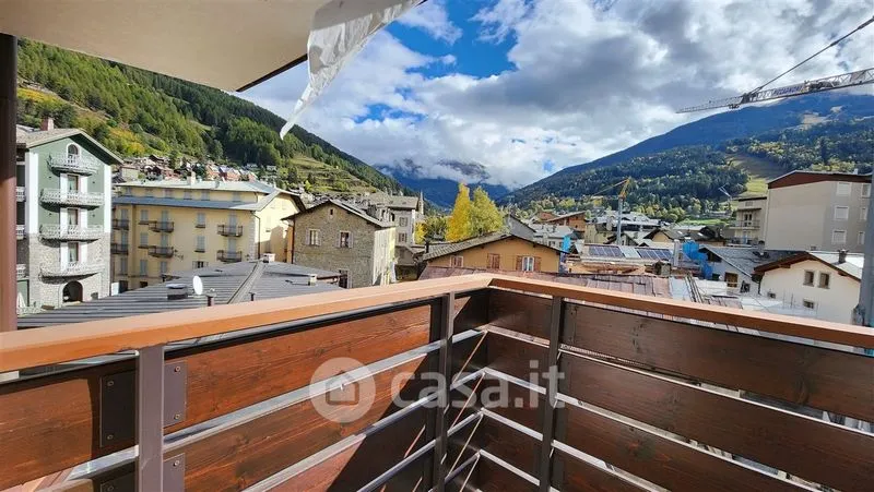 Rõdu - Central Bormio Apartment with Balcony