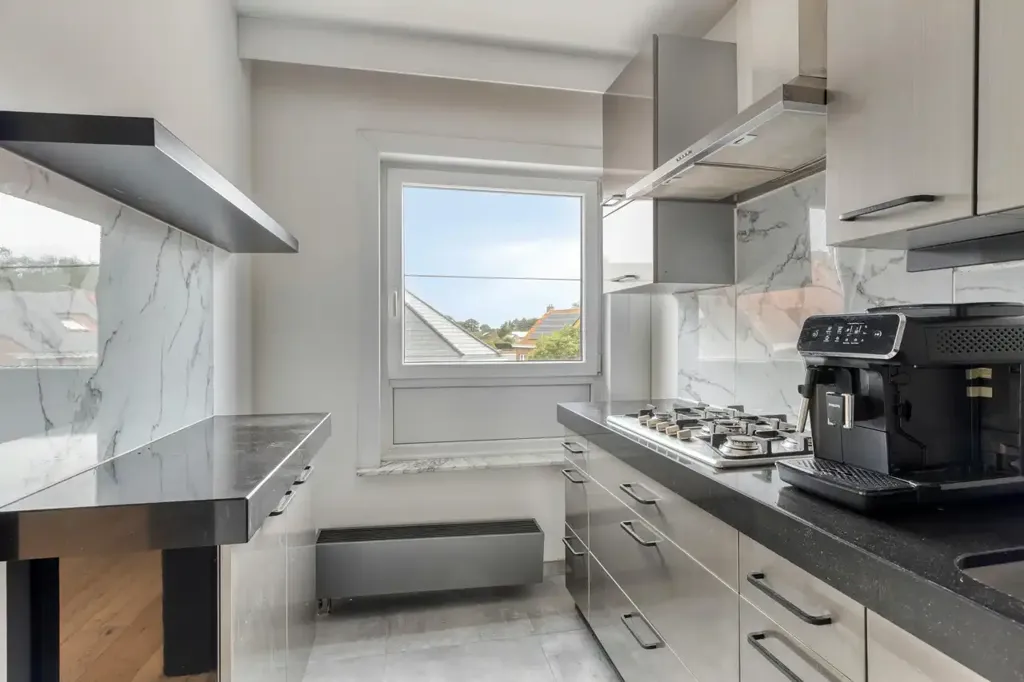 Cucina - Duplex Apartment with Terrace in Geel