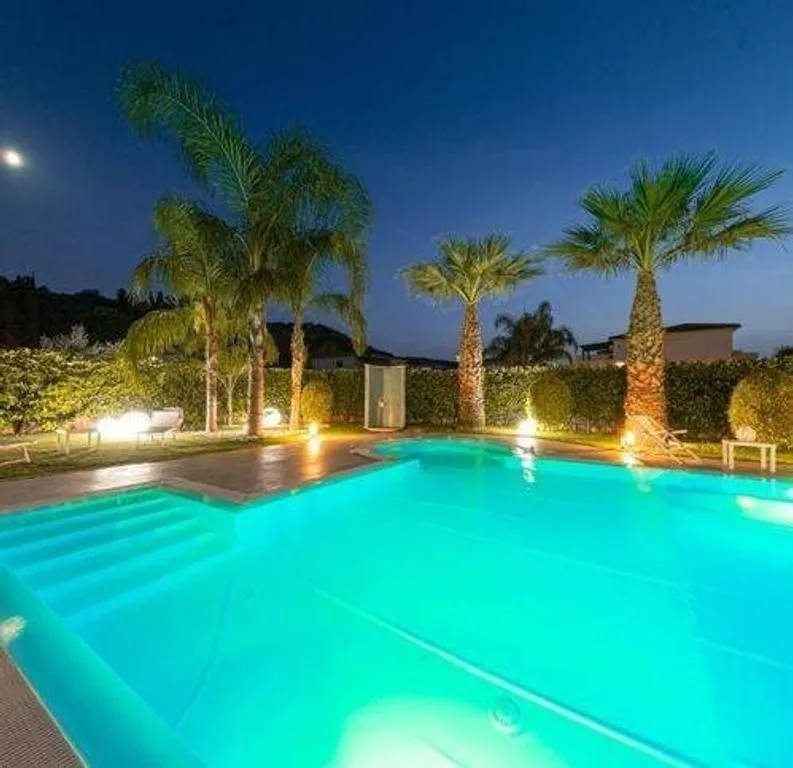 Piscine - Luxury Villa with Pool in Campofelice di Roccella