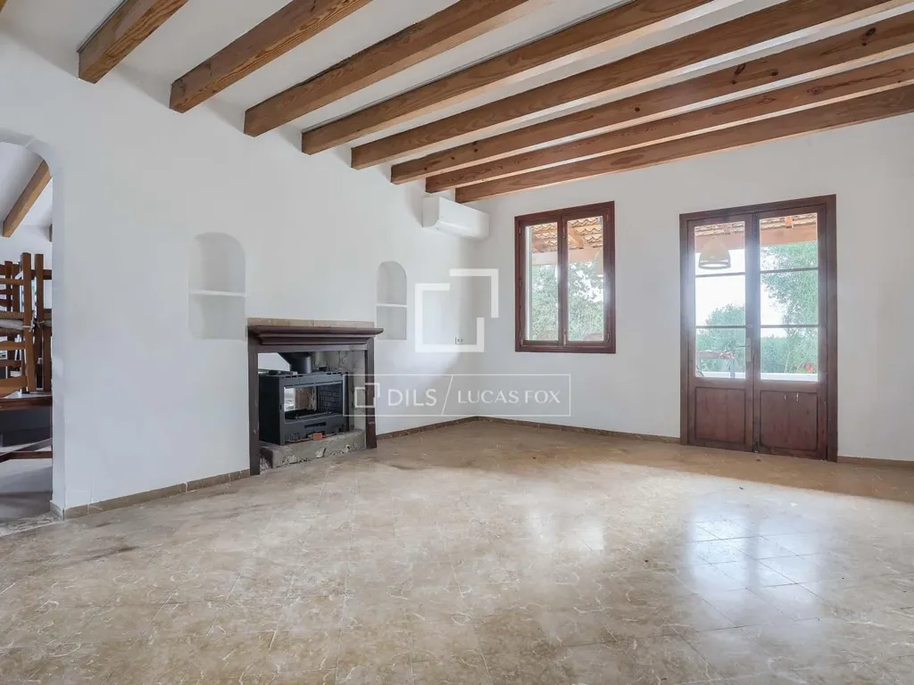 Séjour - Historic Estate with Equestrian Potential in Llucmajor