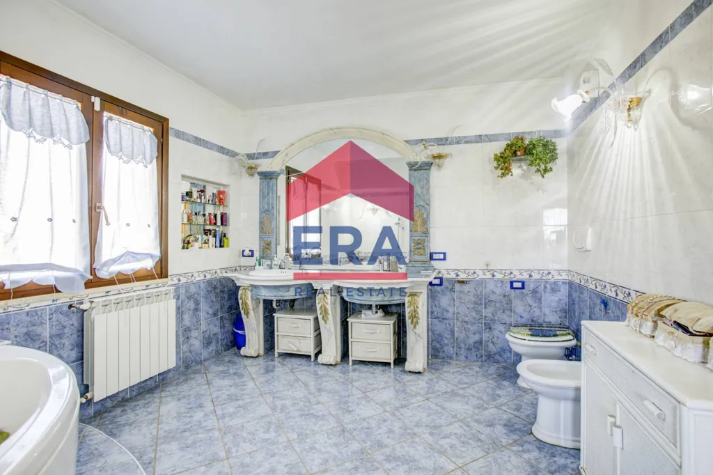 Salles de bain - Villa with Garden in Nuova Florida, Ardea