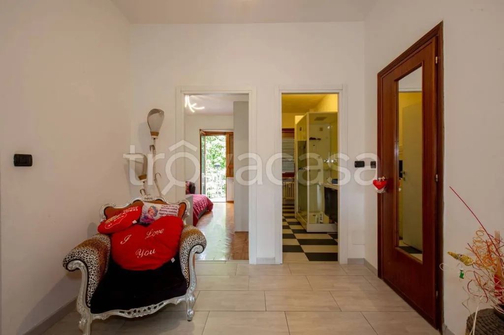 Ingresso - Rearfitted Apartment with Balcony in Turin