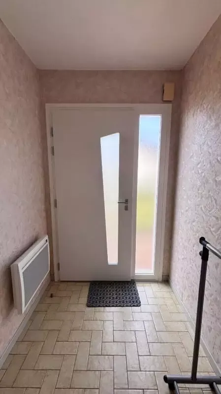 Entrée - Villa Plain-Pied avec Jardin à Romenay