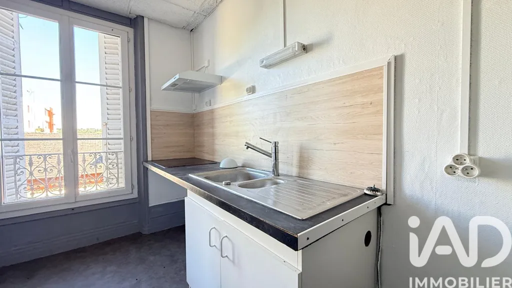 Cucina - Studio in Characterful Property in Digoin