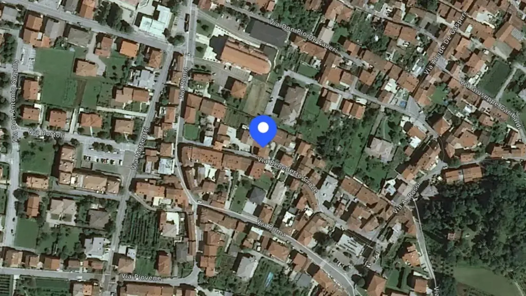 Mixed-Use Property with Private Courtyard in Chiuppano