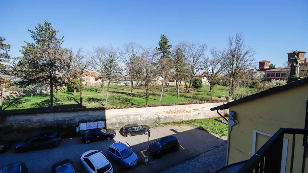 Rõdu - Bright Apartment with Mountain View in Montanaro