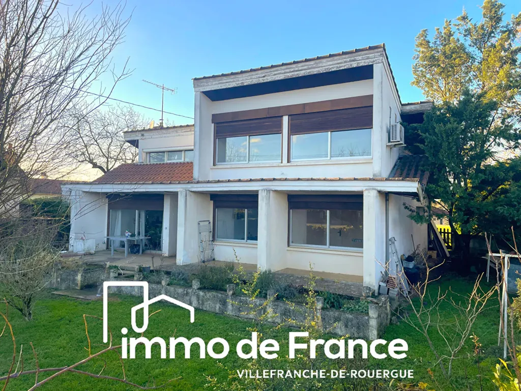 Esterno - House with Renovation Potential and Garden in Quiet Area