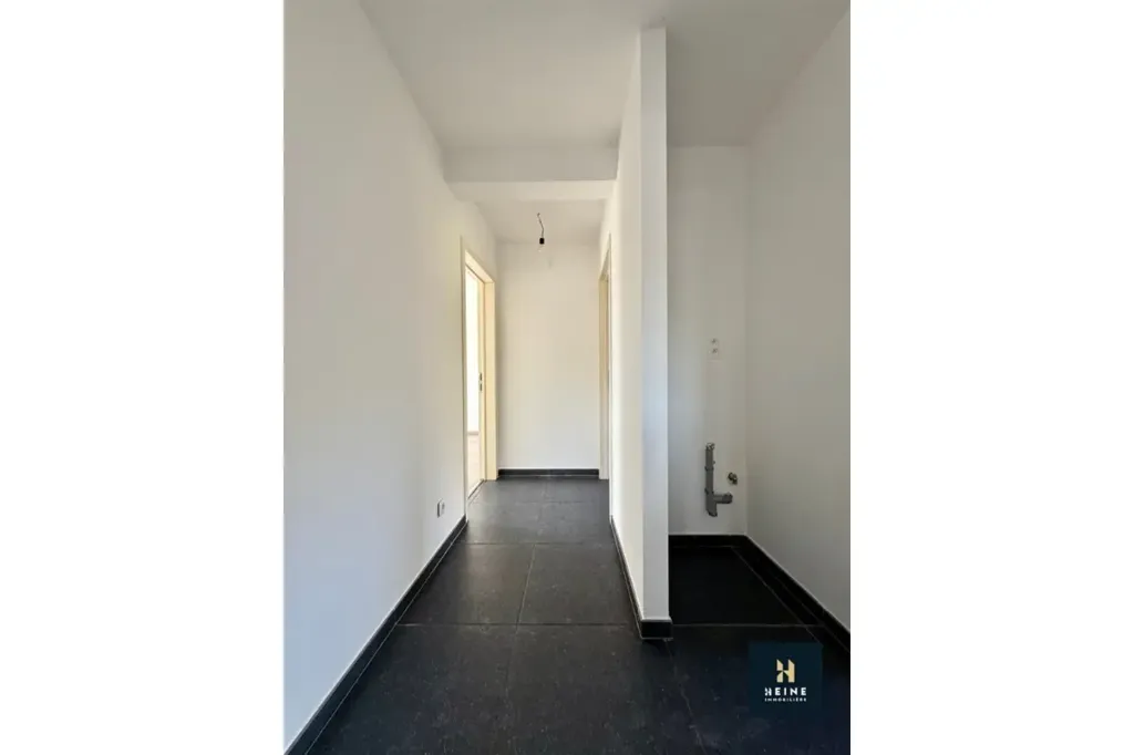 Esik - Ground Floor Flat with Parking near Andenne