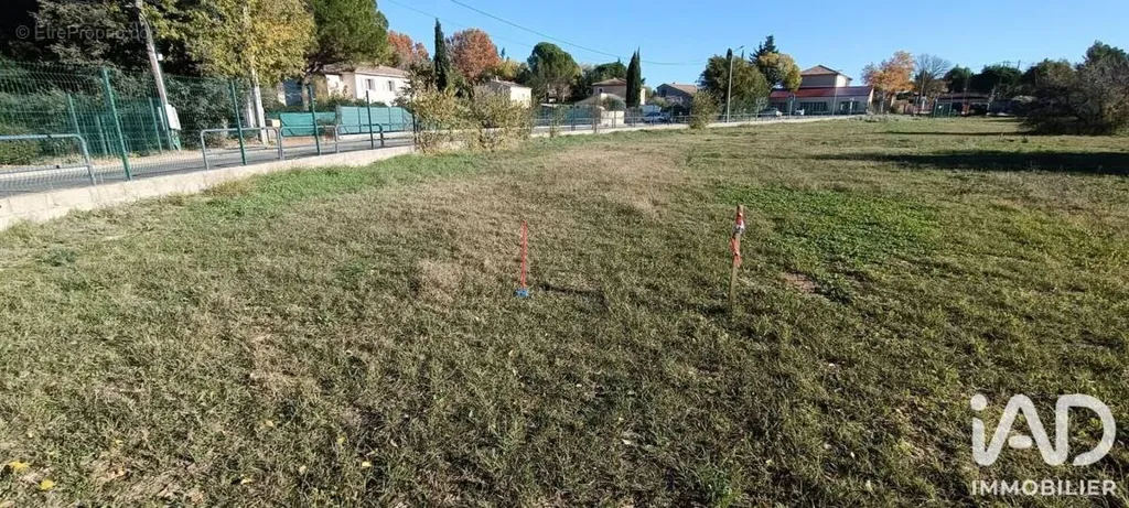 Aed - Buildable Plot with South Exposure in Carpentras