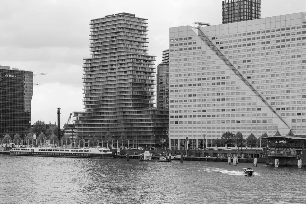 Extérieur - Four-Bedroom Apartment with Balcony in Rotterdam