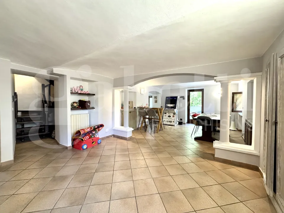 Living Room - Rustic House with Garden in Giaveno