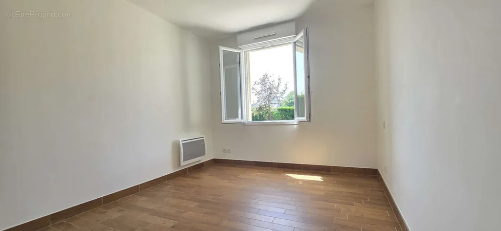 Toad - Renovated Apartment with Terrace in Port Vicinity