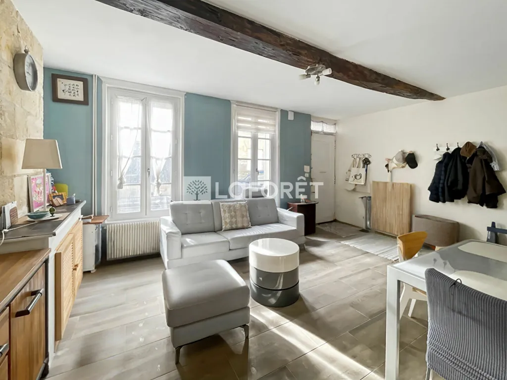 Séjour - Maison de Ville avec Emplacement Central à Libourne