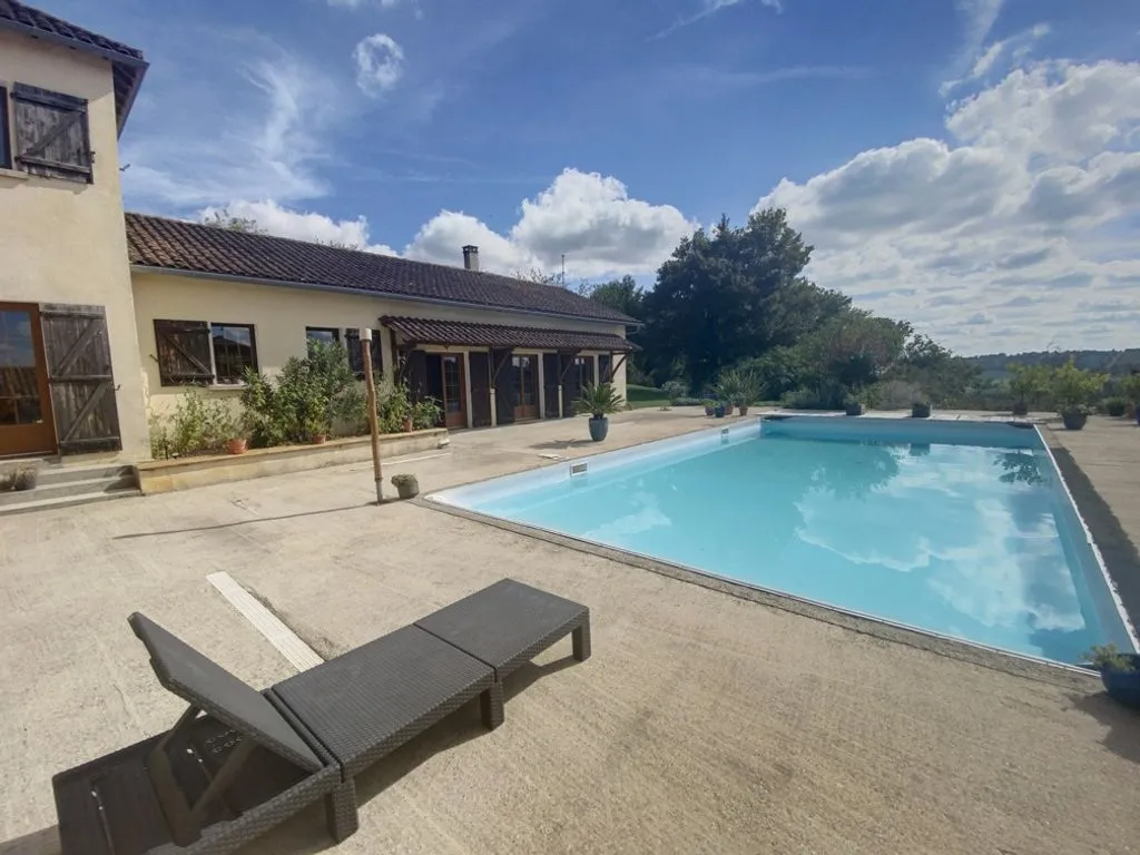 Bassein - Luxury House with Pool in Grun-Bordas
