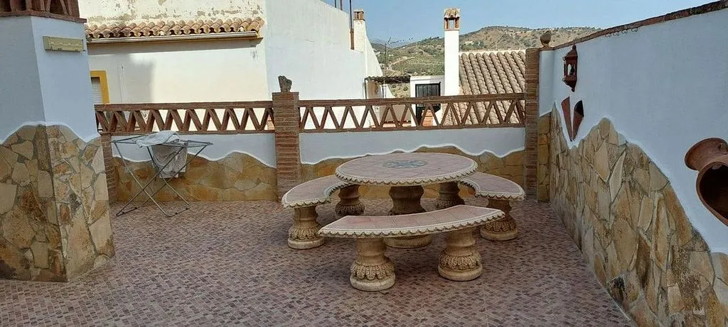 Terraced House with Terrace in Monda