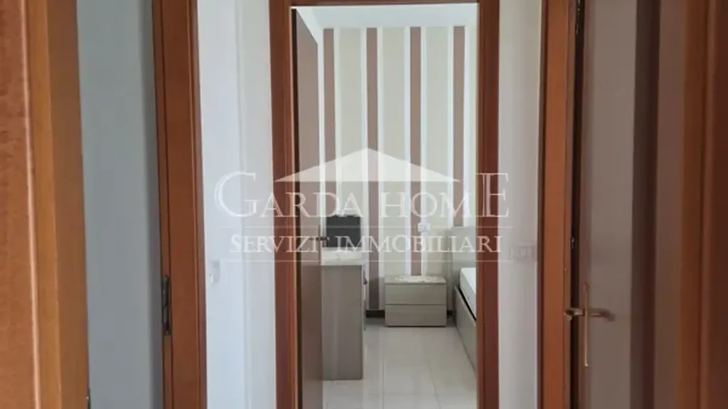 Esik - Bright Trilocale with Balcony in Lonato