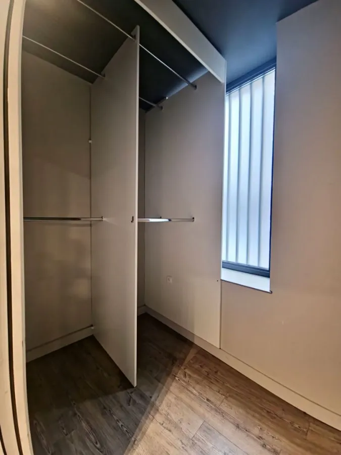 Pièces - Local Commercial avec Vitrine à Nancy