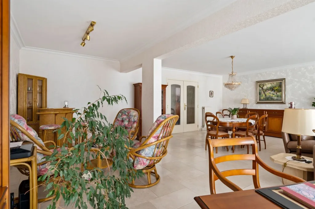 Salle à manger - Appartement Spacieux avec Terrasse à Deurne
