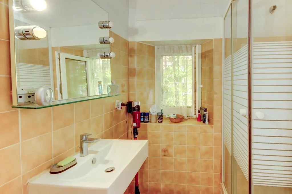 Salles de bain - Maison de Village à Saint-Laurent-du-Var