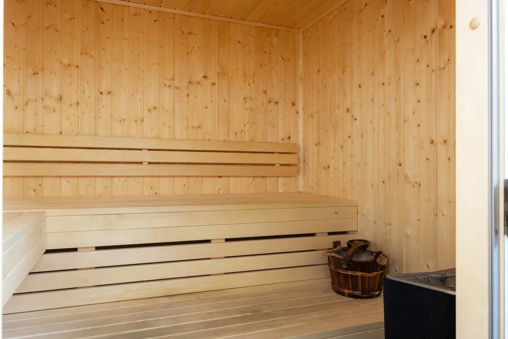 Toad - Modern Apartment with Garden View in Årstaskogs Väg